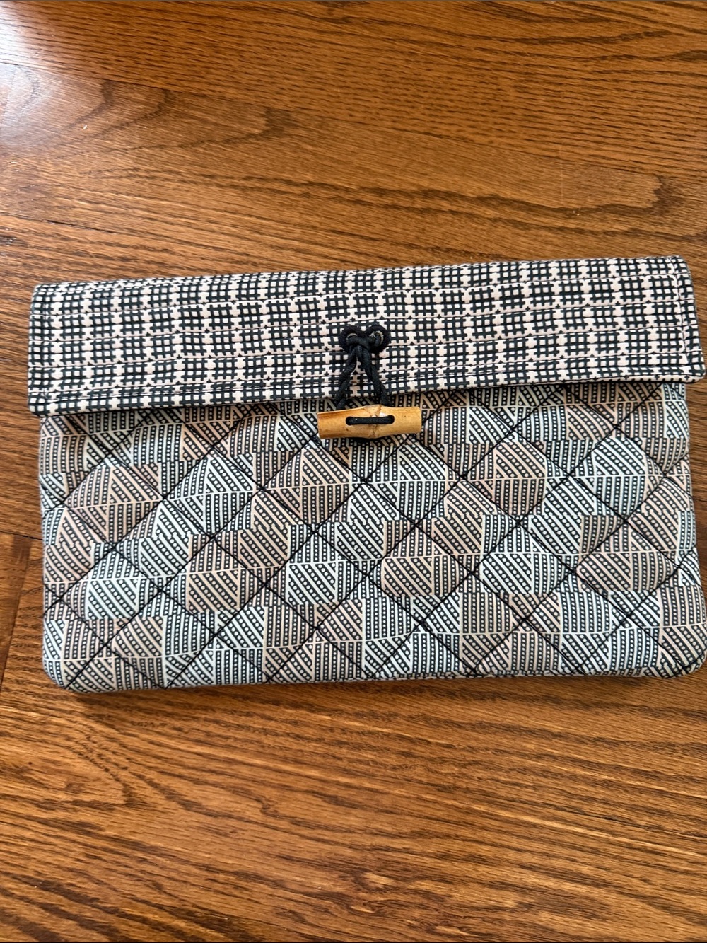 Maison Scotch fabric quilted clutch